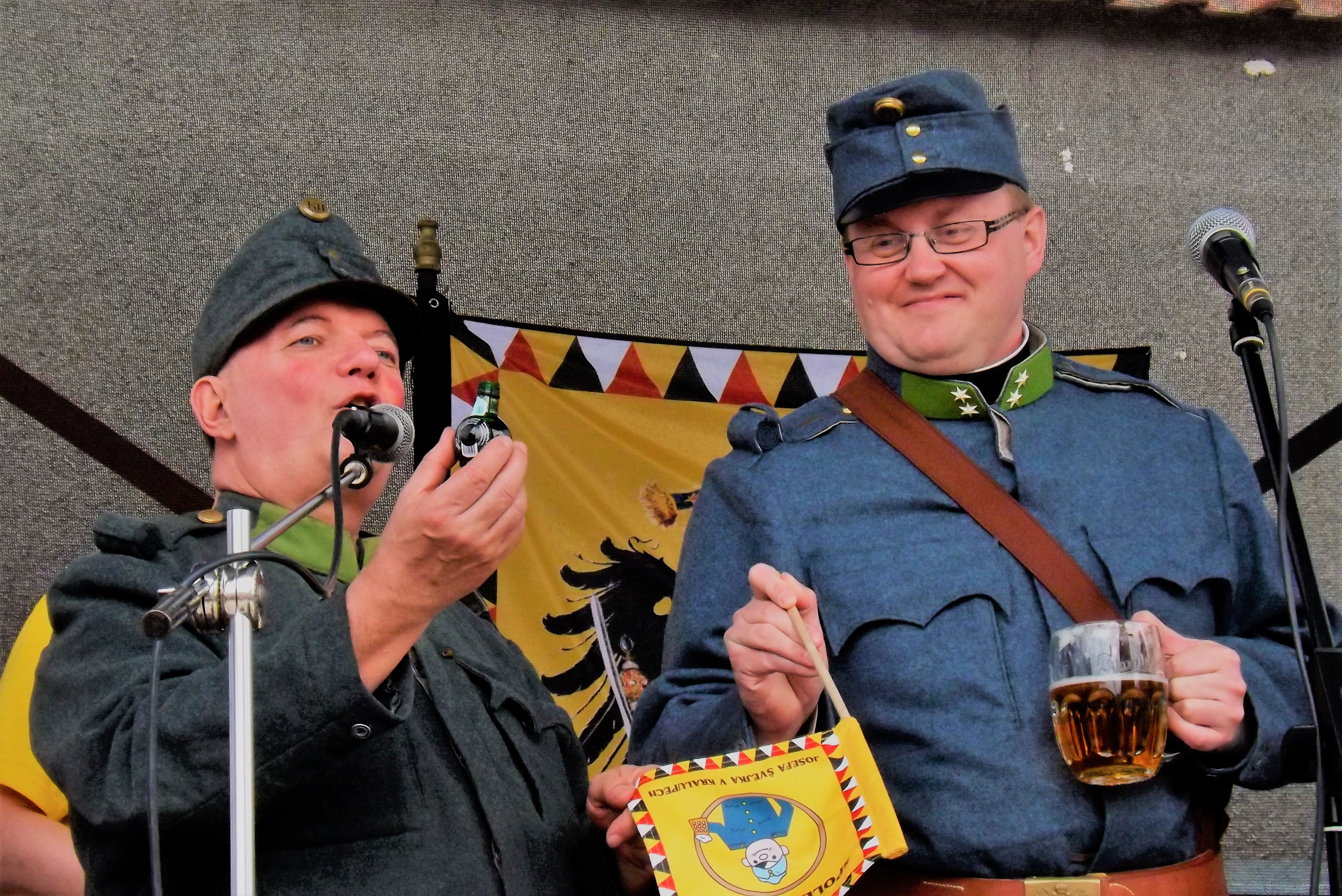 Švejk 33, posvěcení vlajky