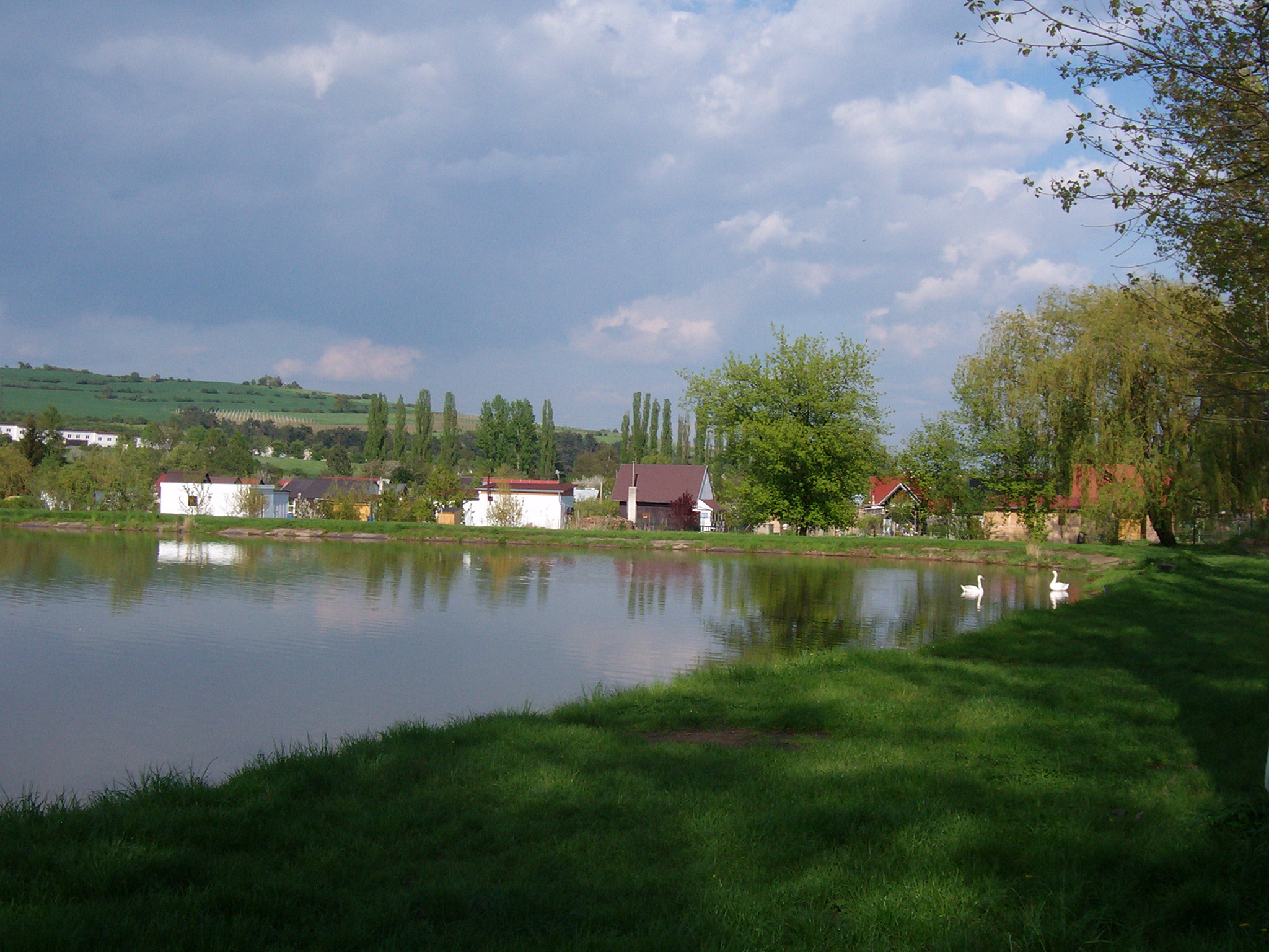 Jeden ze tří zeměšských rybníků