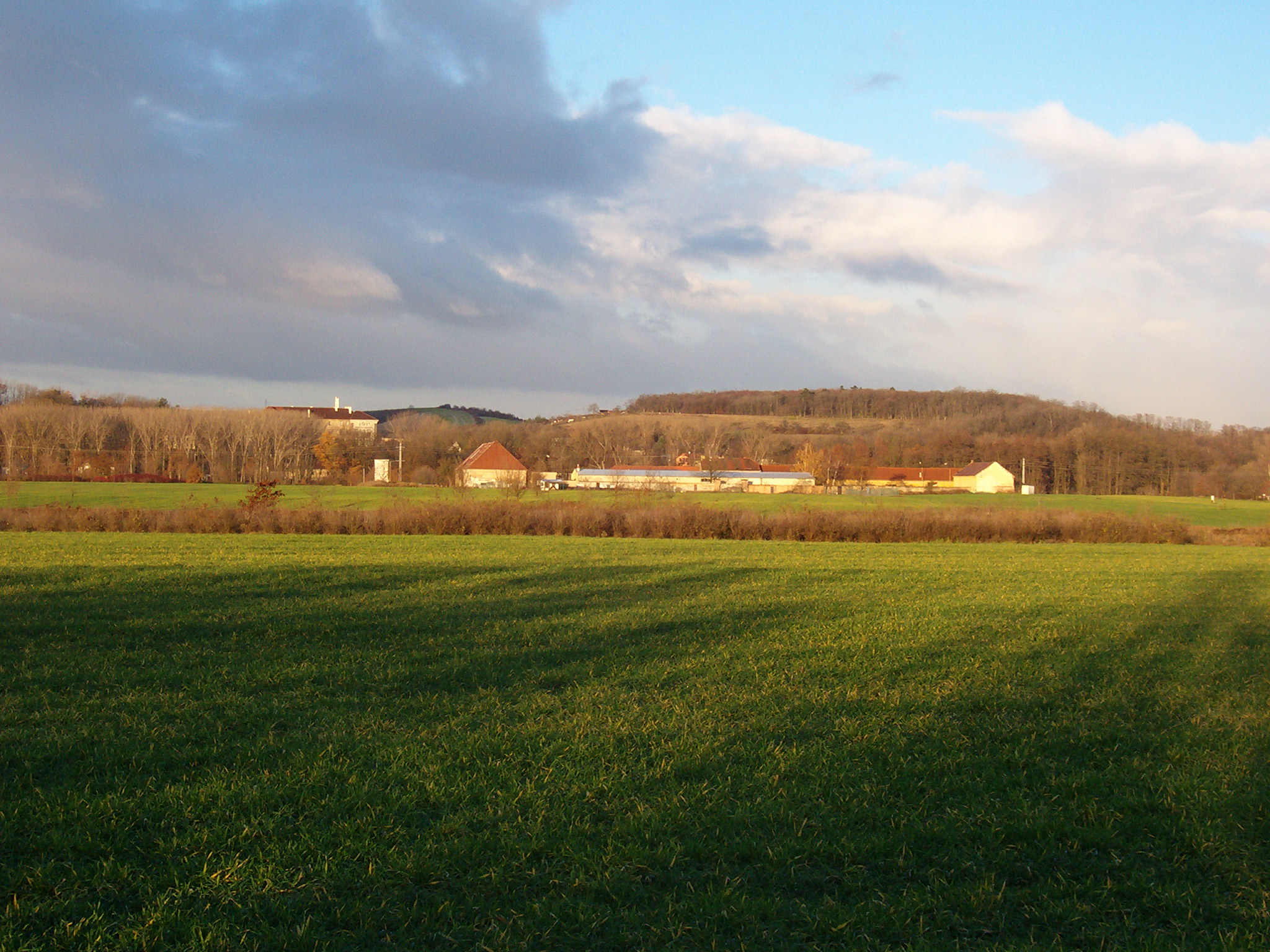 Lobeček, Strachov