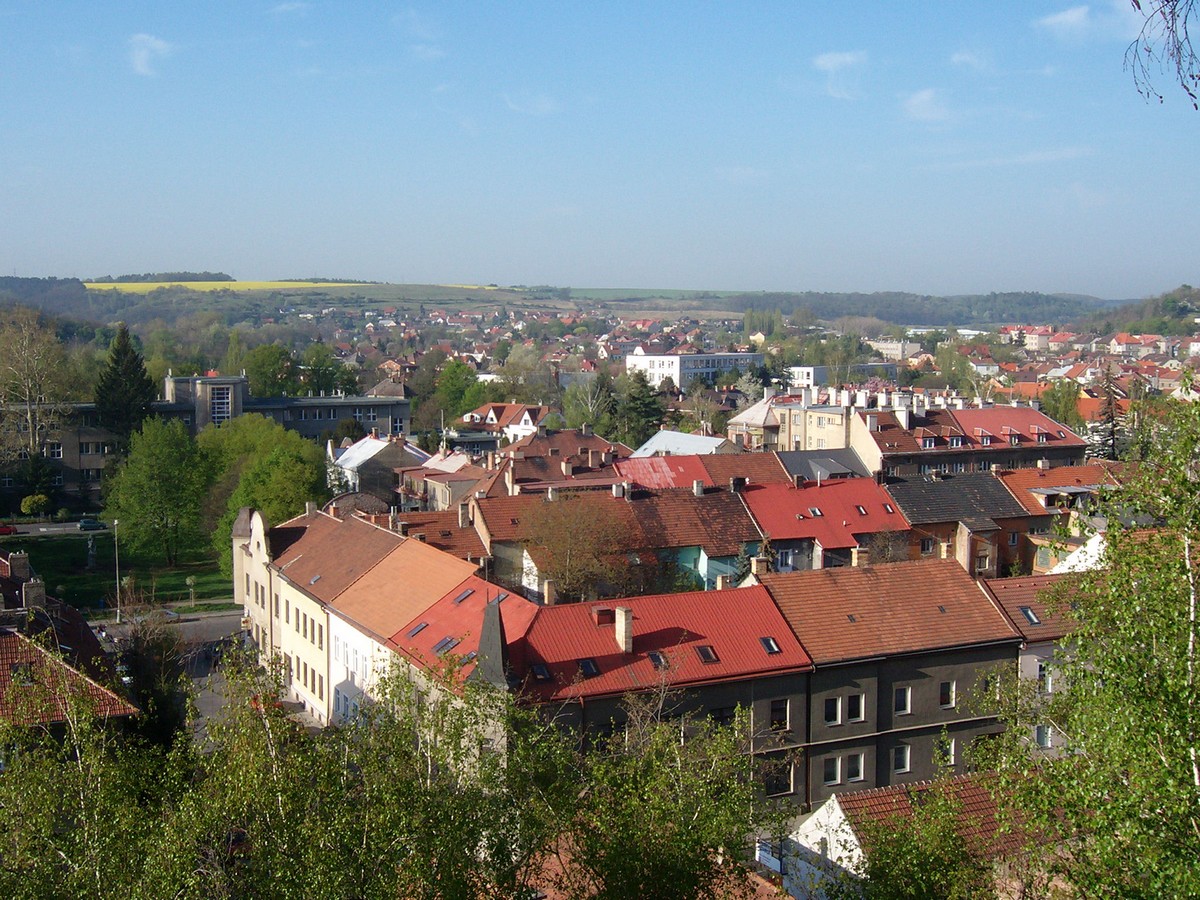 Výhled z úbočí Hostibejku jihozápadním směrem