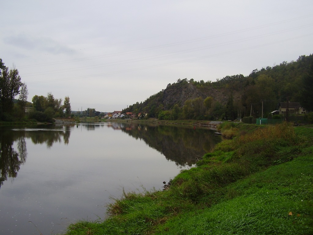 Vltavské údolí před Kralupy (u Chvatěrub)